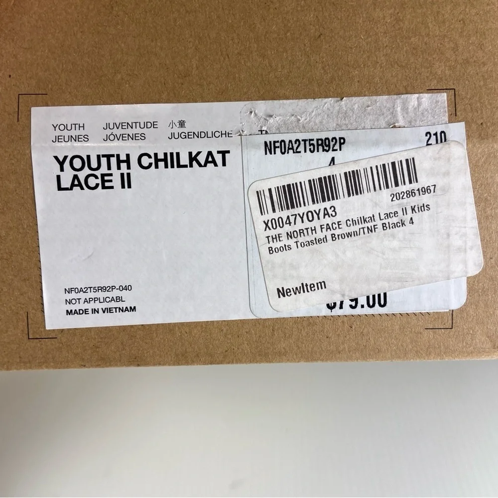The North Face Youth Chilkat Lace II Waterproof Snow Boots Size 4 NIB